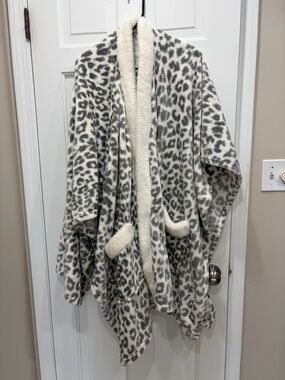 Cozy Faux Fur Leopard robe/blanket wrap in Gray and Cream